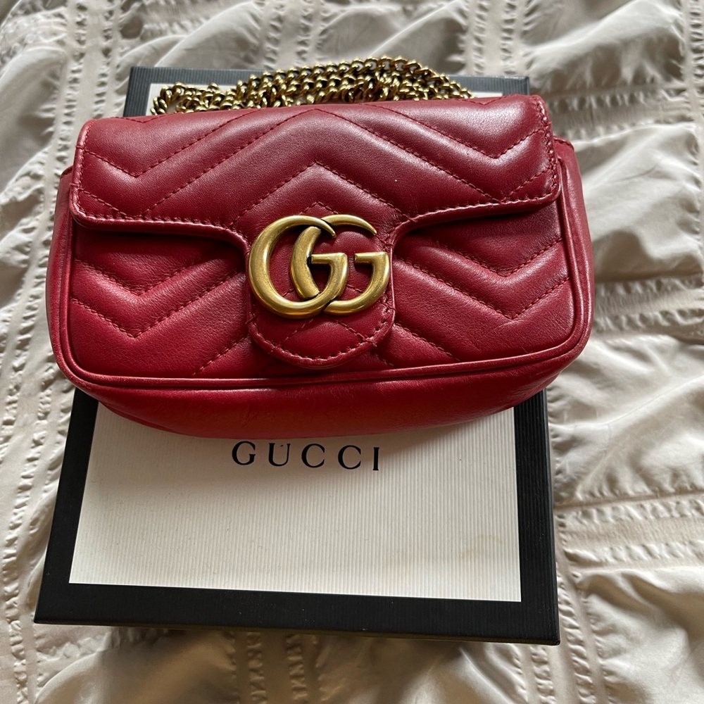 GUCCI GG Marmont matelassé leather super mini bag